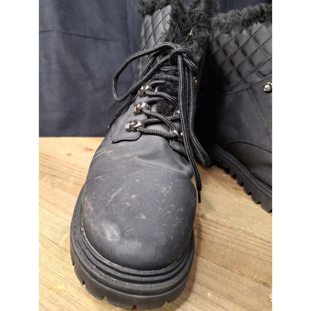 Khombu Black Quilted Faux Fur Lined Lace Up Winter Boots Lug Sole Womens size 10